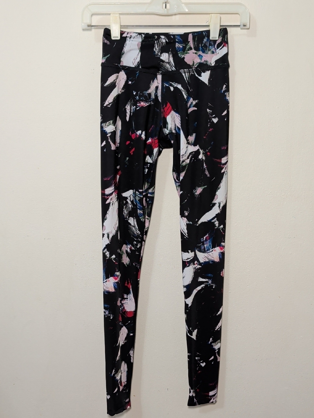 Beyond Yoga Lux Palette Knife Brush Stroke Leggings Black White Red Gym Size XS